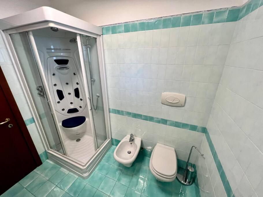 Ferienwohnung Beija Flor-Trilocale Piazza Garibaldi N18 Desenzano del Garda Exterior foto
